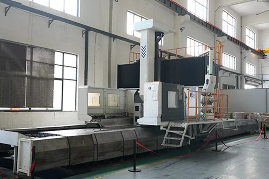 Large gantry milling machine used for precision machining